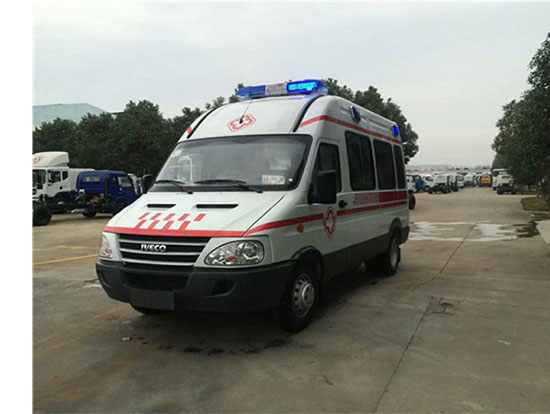 依維柯救護(hù)車(chē)
